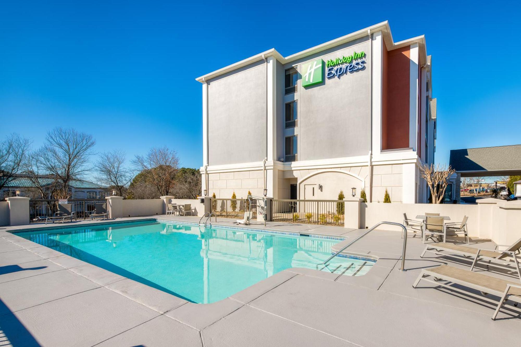 Holiday Inn Express Atlanta West - Theme Park Area By Ihg Літіа Спринґс Екстер'єр фото